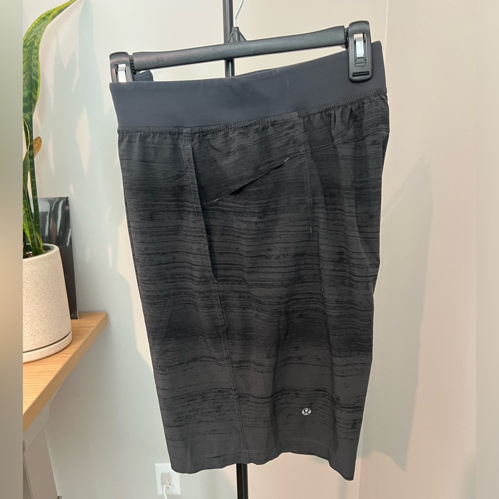 Lululemon 11 inch Core Shorts size Medium